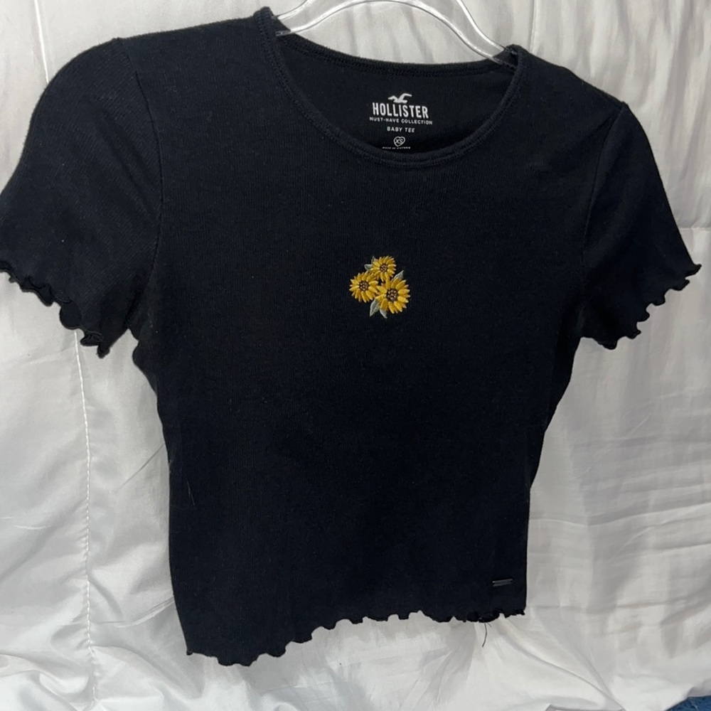Hollister baby tee